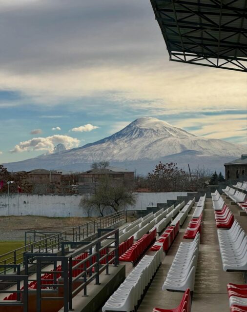Our stadium has the best view, and we’ll never get tired of it 😍🏔️
#SardarapatFC • #BornInVictory #SFC #AraratMountain