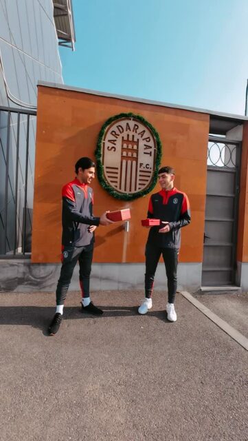 𝔸ℝ𝔼 𝕐𝕆𝕌 ℝ𝔼𝔸𝔻𝕐 𝔽𝕆ℝ 𝟚𝟘𝟚𝟞 ? 🤩
🎄May 2026 bring you success and prosperity!
Happy New Year, Bulls! 🎅
#SardarapatFC • #BornInVictory #SFC #HappyNewYear