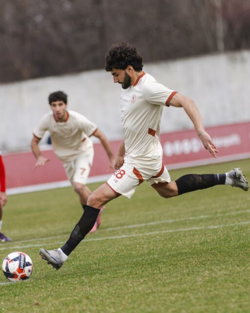 🖼️ The Art of Penalty Shot by @hammiinasyan
#SardarapatFC • #BornInVictory