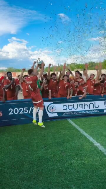 The moment we’ve been waiting for sooo long 🤩🏆🙌