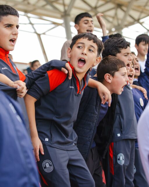 A huge thank you to each and every one of you 👏 from the youngest to the oldest! Your support makes the difference! ❤️
The atmosphere in Armavir is truly unmatched! 🔥
#SardarapatFC • #BornInVictory