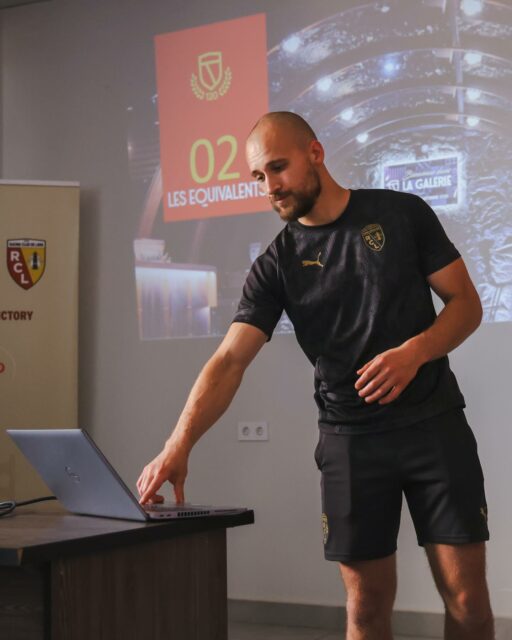 Sharing knowledge. Building the future together 🇦🇲🤝🇫🇷
#SardarapatFC #RCLens • #BornInVictory #SFC #RCL