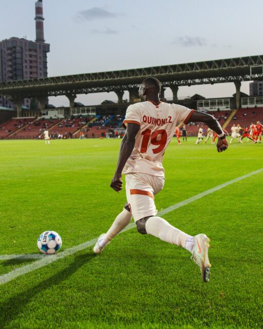 Corners by @lagarrinxaoficial19 are a whole art form of their own 🖼️🎯
#SardarapatFC • #BornInVictory #SFC