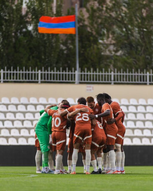 Some photos from our previous match 📸

👉 Swipe to see all of them 😉

#SardarapatFC • #BornInVictory #SFC